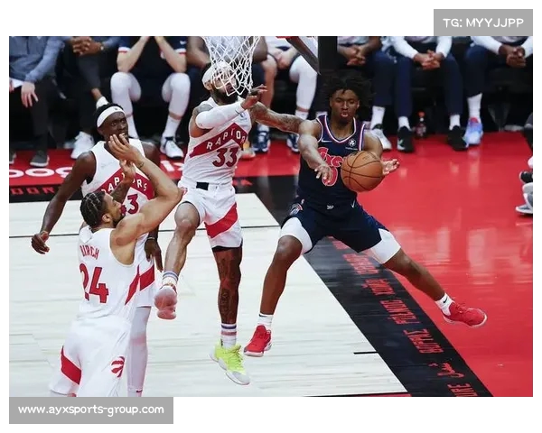 人硬碰猛龙,哈登和恩比德展示全能 人硬碰猛龙,哈登和恩比德展示全能